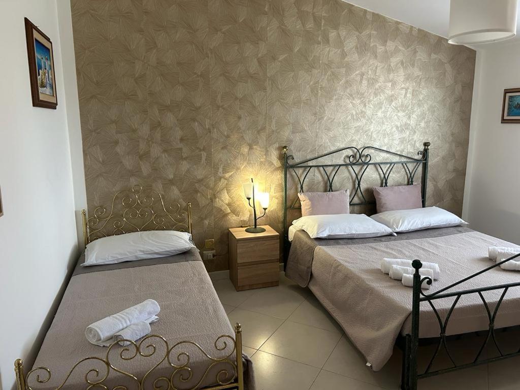 Nina Apartament Giardini Naxos Con Posto Auto Exterior photo