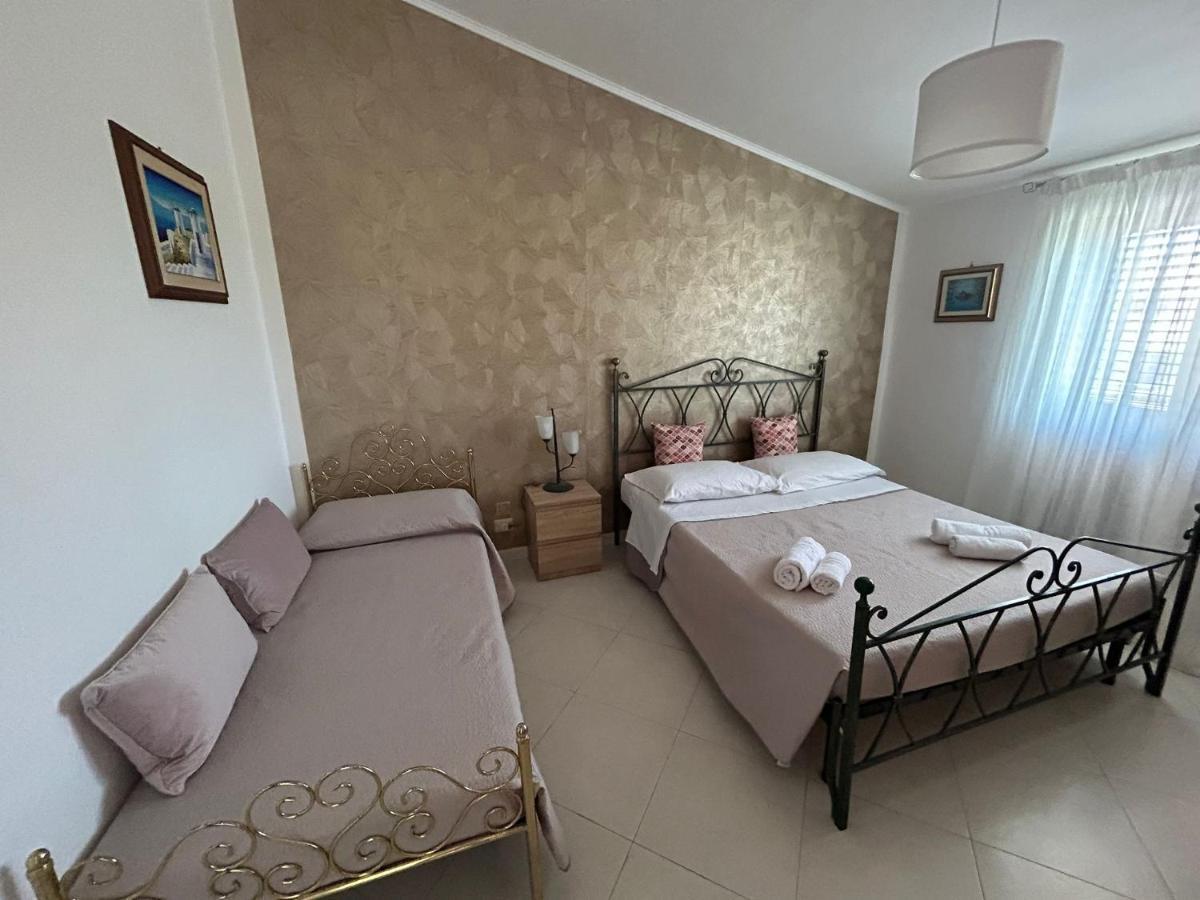 Nina Apartament Giardini Naxos Con Posto Auto Exterior photo